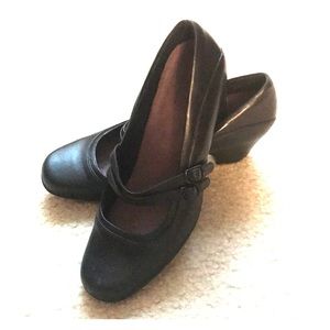 Women’s 9.5 Clark’s Mary Janes